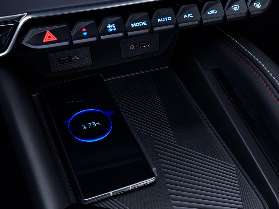 Încărcare wireless în Geely Coolray
